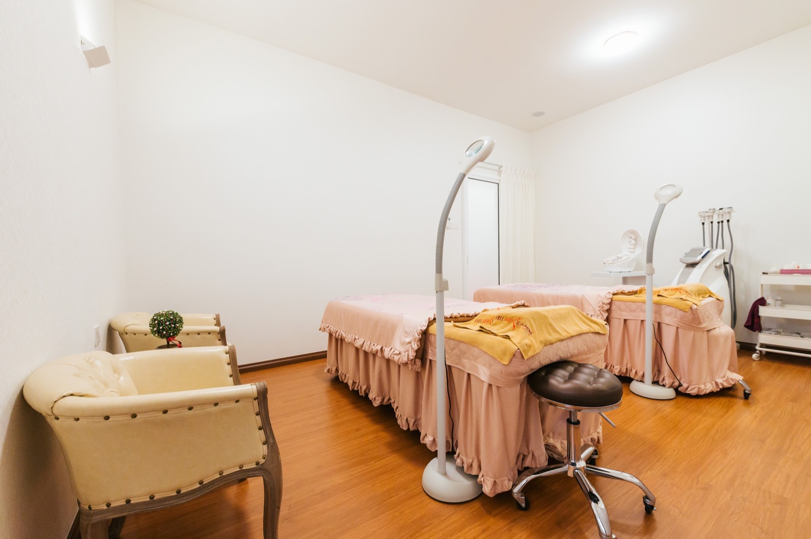 Body-care treatment room at Face Body Slimming Specialist